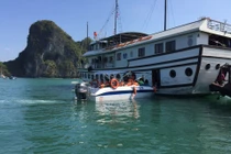 Du khách Australia rơi xuống biển, tử vong trên vịnh Hạ Long