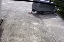 Hải Phòng: Kinh hoàng cảnh nữ công nhân bị xe tải cán tại nhà máy