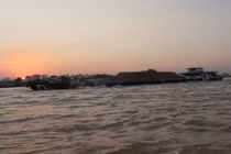 Quảng Ninh: Hai người tử vong do xà lan bị đắm