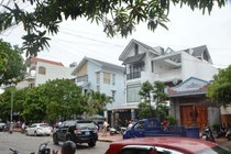 QN: Hai chị em chết bất thường trong căn biệt thự