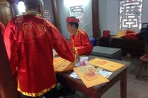 Khai ấn đền Trần: Không còn cảnh chen chúc xô đẩy