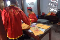 Khai ấn đền Trần: Không còn cảnh chen chúc xô đẩy