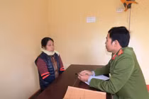 Khởi tố nữ giúp việc bạo hành bé 2 tháng tuổi