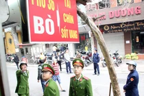 Vạch mặt kẻ “bảo kê”, lấn chiếm vỉa hè sẽ được giải quyết