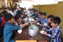 Yên Bái: Bán 6 tấn gạo của học sinh, hiệu trưởng bị bắt