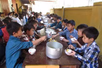 Yên Bái: Bán 6 tấn gạo của học sinh, hiệu trưởng bị bắt