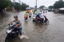 Ảnh: TP Hải Dương "thành sông" sau cơn mưa lớn