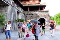 Đề nghị bổ sung “hành vi làm tổn hại đến thể diện quốc gia”