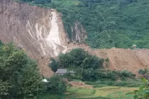 Hòa Bình: Sạt lở đất nghiêm trọng, 18 người bị vùi lấp