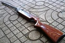 Hải Phòng: Nhóm côn đồ xông vào nhà, bắn người gây thương tích