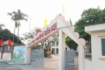 Thực hư chuyện “gà luộc nguyên con” cho học sinh ăn ở Hải Phòng?