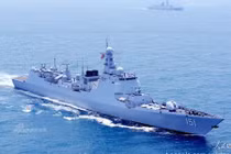 Phát thèm dàn vũ khí trên tàu Trung Quốc vừa thăm TP HCM