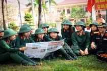 Ảnh đẹp "bóng hồng" những ngày đầu nhập ngũ QĐND Việt Nam