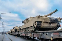 Căng thẳng xem xe tăng Mỹ đổ bộ ồ ạt tới Đức