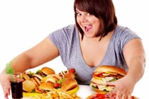 10 thói quen nguy hiểm trước khi đi ngủ mà bạn nên tránh