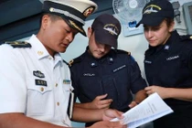 Bám sát tàu chiến Trung Quốc diễu võ ở Địa Trung Hải