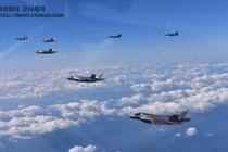 Kinh ngạc: phi đội F-35 Mỹ dàn quân ngay biên giới liên Triều