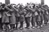 Tá hỏa với dàn vũ khí “phản chủ” nhất trong lịch sử