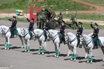 Đẹp mê hồn đội Nữ Kỵ binh Bạch Mã Nga