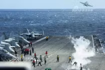 Thủy thủ tàu sân bay Mỹ “sống gấp” như thế nào?