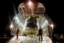 Cách người Mỹ đưa trực thăng CH-47 đi công tác nước ngoài