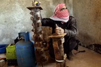 Lạnh người nhà máy vũ khí của phiến quân IS ở Syria