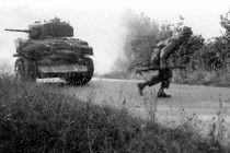 Mục kích quân đồng minh chiến đấu ác liệt giải phóng Pháp