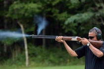 Những khẩu súng dân Mỹ mua như “rau” ngoài siêu thị