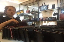 Khaisilk đóng cửa, 'tháo chạy' khỏi TP.HCM 