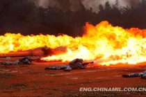 Khó hiểu Quân đội Trung Quốc vẫn dùng súng phun lửa