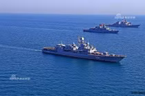 Ảnh tàu chiến Mỹ và 16 nước tập trận trên “sân nhà” Nga