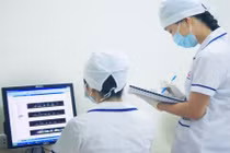 Con trai biến thành con gái sau khi xét nghiệm ADN