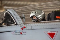 Bất ngờ dàn nữ phi công Trung Quốc nắm 9 tấn bom