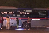 Tái diễn ném đá xe khách trên đường Hồ Chí Minh