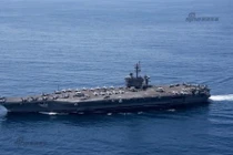 Kỳ quái đường đi của tàu sân bay Mỹ đe dọa Triều Tiên