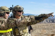 Quân đội Mỹ mua 293.000 mũ chống đạn cho binh sĩ