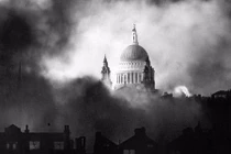 Rợn người cuộc không kích London của Đức trong CTTG 2 (1)