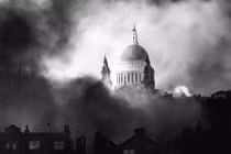 Rợn người cuộc không kích London của Đức trong CTTG 2 (1)