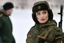 Bộ ảnh đặc biệt ngày 8/3 dàn "chân dài" Quân đội Nga