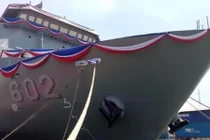 Sững sờ trước tàu đổ bộ khổng lồ của Philippines