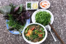 Những quán bún đông khách ở Hà Nội, chỉ nhìn thôi đã thèm