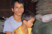 Chiếc "lá thần" kỳ lạ khiến phụ nữ Vân Kiều chẳng sợ có thai 