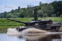 Mục kích siêu tăng Đức bơi lội với phụ kiện cực độc