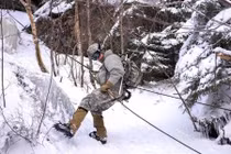 Lính Mỹ học cách leo núi tuyết để đối phó Nga?