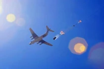 Bằng chứng lính dù Trung Quốc mạnh hơn Mỹ, ngang ngửa Nga