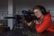 Gái xinh, súng xịn tại gian hàng của Kalashnikov ở ARMY-2017