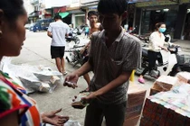 Điện thoại iPhone, iPad ế chỏng chơ tháng “cô hồn“