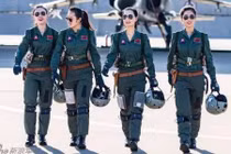 Xinh như mộng các nữ phi công Không quân Trung Quốc