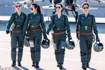 Xinh như mộng các nữ phi công Không quân Trung Quốc