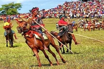 Nơi người dân sinh ra đã ngập trong nợ nần